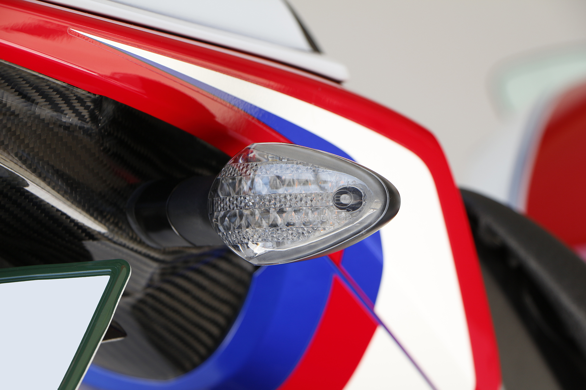 送料無料 埋め込み エアロスモークLEDウインカー 2個 CBR600RR VFR800 CBR1000RR エアロウインカー フラットウインカー  人気TOP